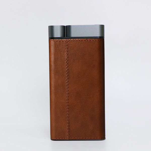 10000mAh Power Bank Metall Schalen Leder Finish 2pcs USB-A 1pc Typ-C Ports