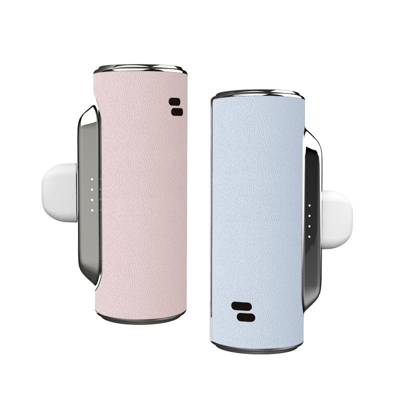 Einfache Taschengröße Power Bank 4500mAh mit eingebauten Typ-C-Anschluss